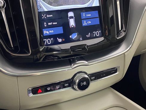 Used 2019 Volvo XC60 T8 Momentum w/ Advanced Package image 27