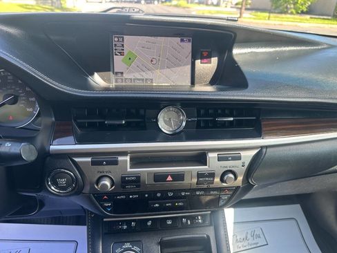 Used 2018 Lexus ES 350 w/ Luxury Package w/Wood Trim FWD image 13
