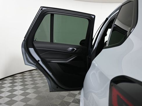Certified 2025 BMW X5 xDrive50e w/ M Sport Package image 33