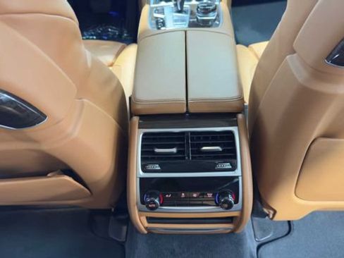 Used 2020 BMW 740i w/ Premium Package RWD image 18
