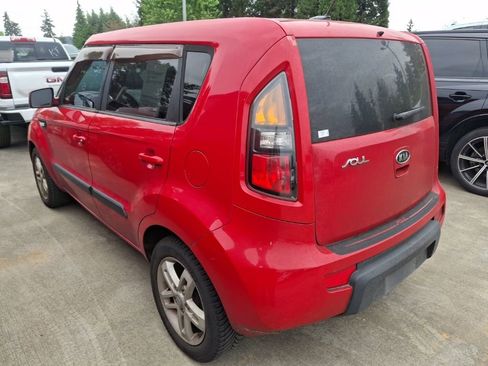 Used 2011 Kia Soul + FWD image 6