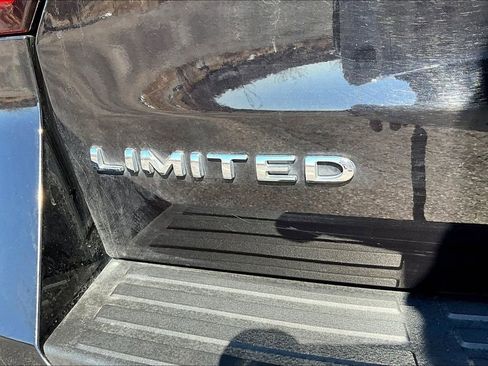 Used 2024 Ford Expedition Limited image 24