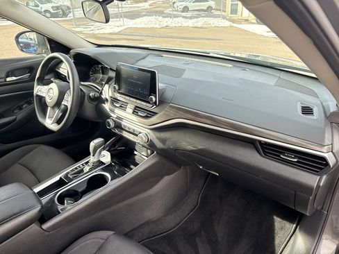 Used 2024 Nissan Altima 2.5 SV image 27