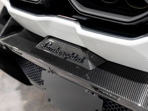 Used 2025 Lamborghini Revuelto AWD/4WD image 35