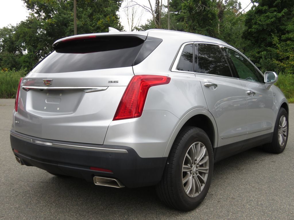 Used 2017 Cadillac XT5 Luxury w/ Driver Awareness Package AWD/4WD image 5
