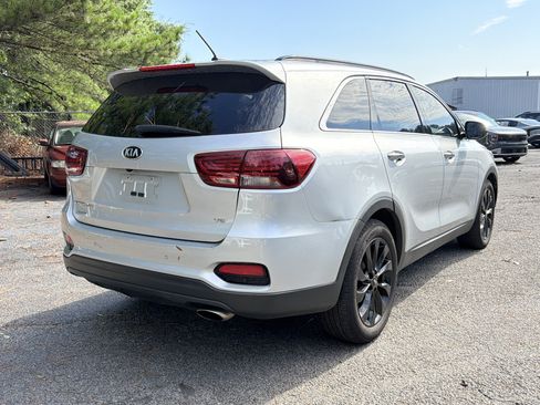 Used 2020 Kia Sorento S FWD image 4