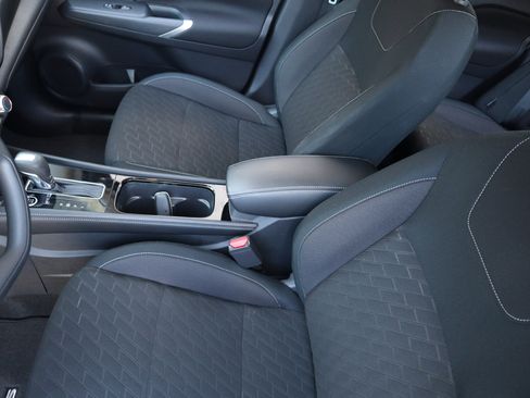 Used 2024 Nissan Kicks SV image 37