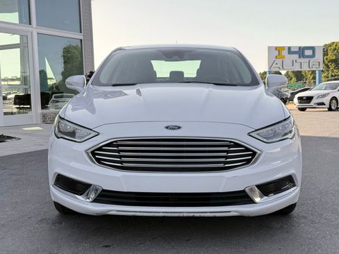Used 2018 Ford Fusion SE w/ Equipment Group 602A FWD image 4