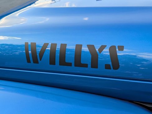 Used 2022 Jeep Gladiator Willys image 25