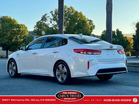 Used 2017 Kia Optima EX image 4