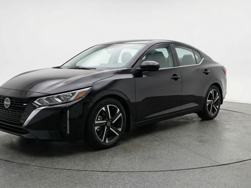 Used 2025 Nissan Sentra SV FWD image 3
