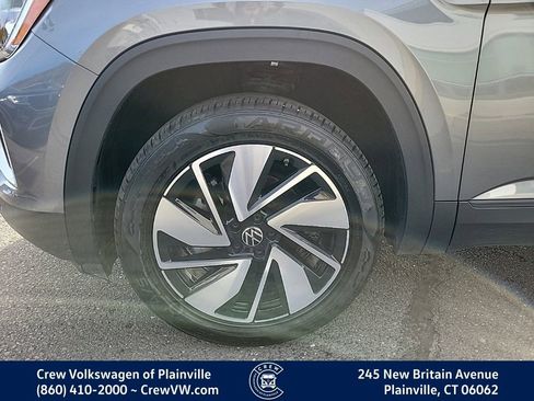 Certified 2024 Volkswagen Atlas SE image 7