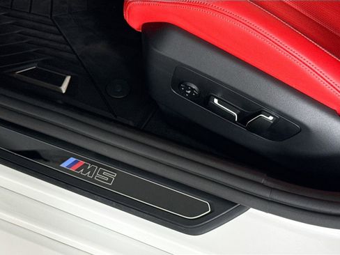 Used 2026 BMW M5 Touring AWD/4WD image 18
