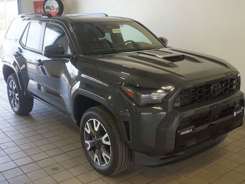 New 2026 Toyota 4Runner TRD Sport Premium AWD/4WD image 2