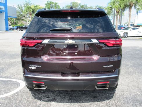 Used 2023 Chevrolet Traverse Premier FWD image 7