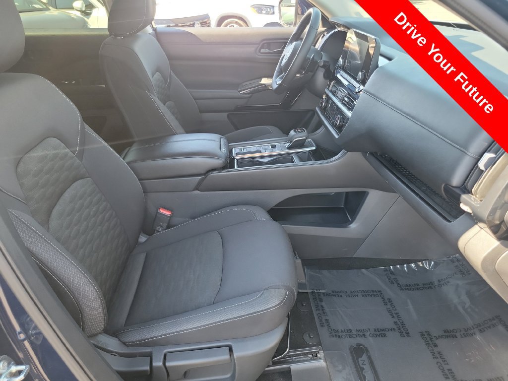 Used 2025 Nissan Pathfinder SV FWD image 18