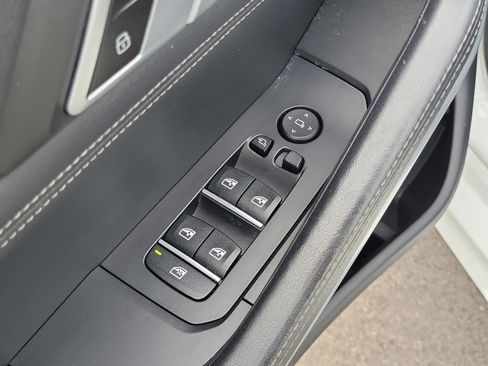 Used 2023 BMW X6 xDrive40i w/ M Sport Package AWD/4WD image 14
