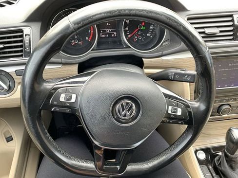 Used 2018 Volkswagen Passat 2.0T SE image 19