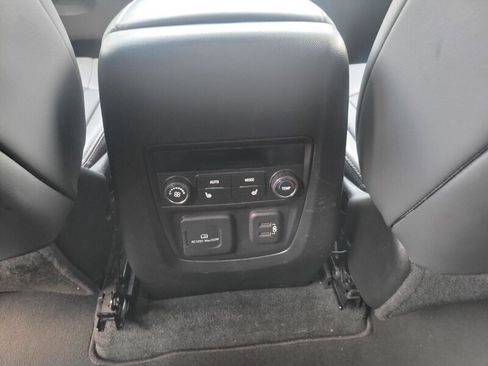 Used 2024 Buick Enclave Premium image 18