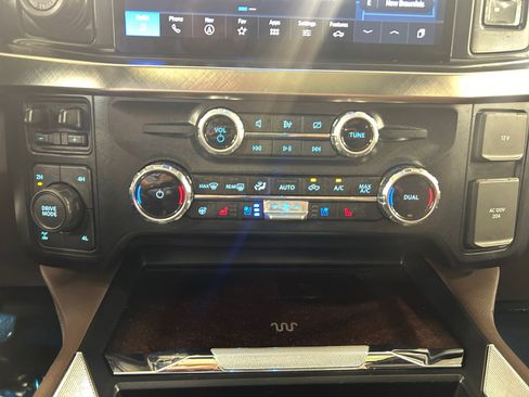 Certified 2024 Ford F250 King Ranch w/ FX4 Off-Road Package AWD/4WD image 15