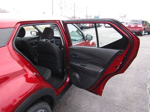 Used 2021 Nissan Kicks SV FWD image 22