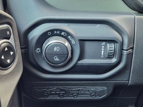 Used 2024 Jeep Gladiator Mojave w/ Technology Group AWD/4WD image 22