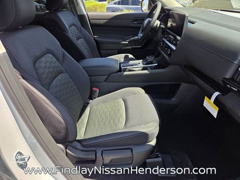 New 2026 Nissan Pathfinder SV FWD image 17
