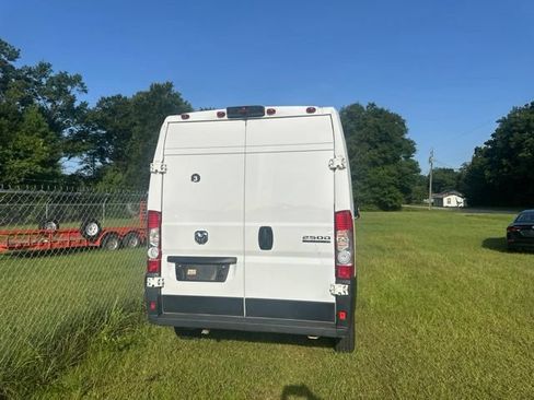 Used 2025 RAM ProMaster 2500 w/ Convenience Group FWD image 5
