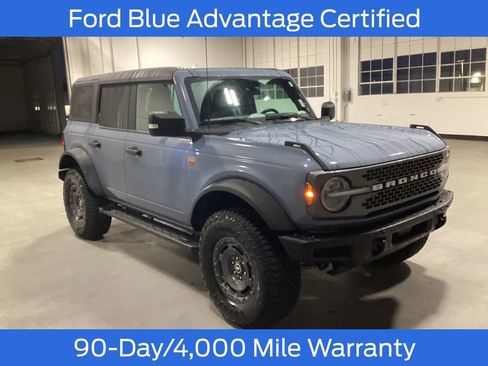 Used 2024 Ford Bronco Badlands image 9