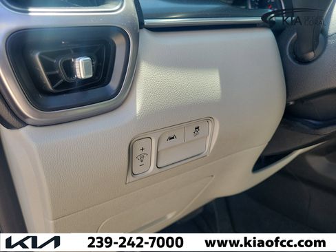 Certified 2023 Kia Sorento S w/ Panoramic Sunroof Package FWD image 28