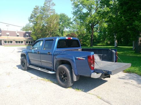 Used 2005 GMC Canyon SLE w/ Safe And Sound Package AWD/4WD image 13