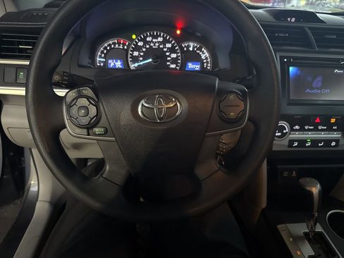 Used 2012 Toyota Camry LE image 17