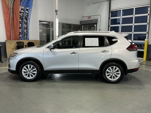 Used 2020 Nissan Rogue SV image 29