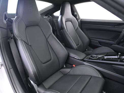 Certified 2025 Porsche 911 Carrera GTS image 20