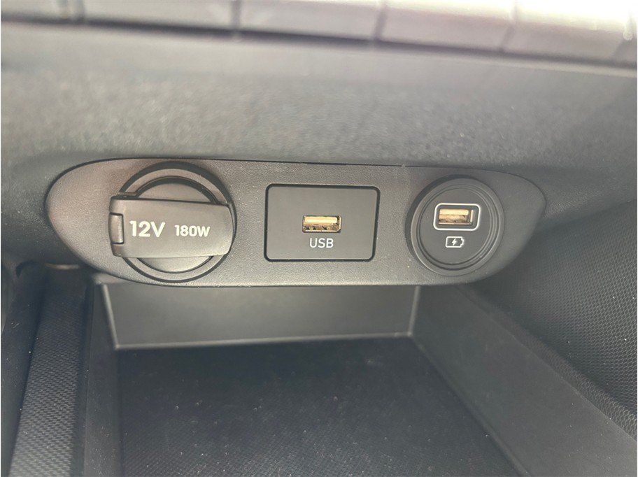 Used 2023 Hyundai Elantra SEL FWD image 30