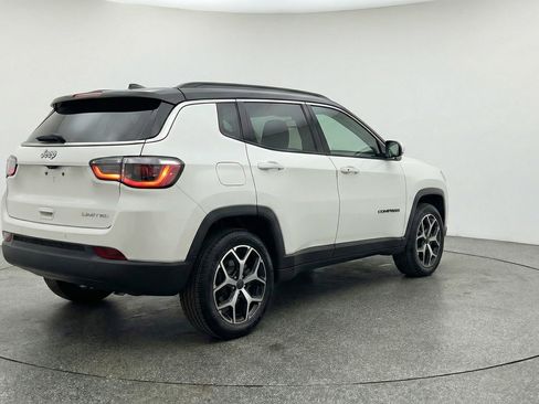 Used 2025 Jeep Compass Limited AWD/4WD image 9