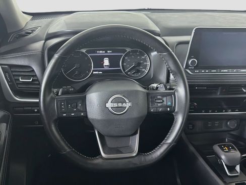 Used 2025 Nissan Rogue SV AWD/4WD image 17