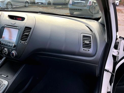 Used 2016 Kia Forte EX w/ EX Premium Package image 18