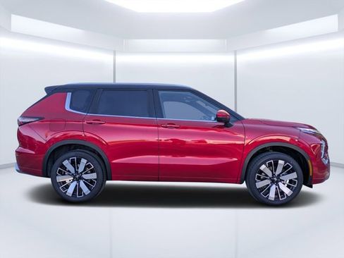 New 2025 Mitsubishi Outlander SEL image 2