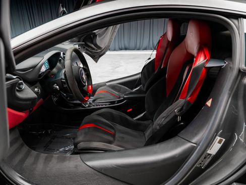 Used 2017 McLaren 570S Coupe RWD image 43