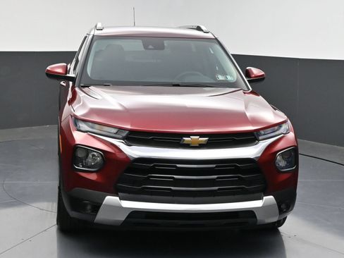 Used 2023 Chevrolet TrailBlazer LT FWD image 2