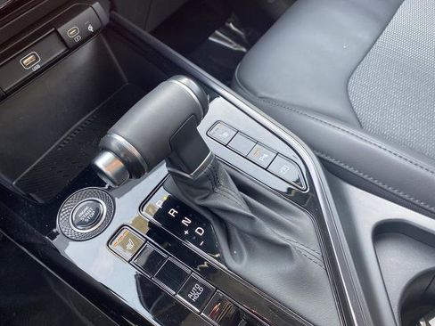 Certified 2023 Kia Niro EX image 22