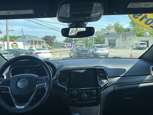 Used 2019 Jeep Grand Cherokee Limited AWD/4WD image 21