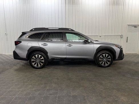 Used 2025 Subaru Outback Limited image 23