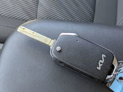 Used 2023 Kia Seltos LX image 30