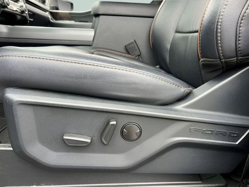 Used 2025 Ford F250 Lariat w/ Chrome Package image 17