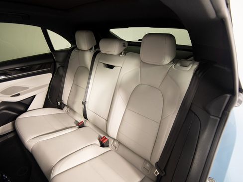 New 2025 Porsche Macan 4 Electric image 32