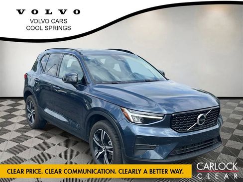 Certified 2026 Volvo XC40 B4 Core w/ Climate Package FWD image 1