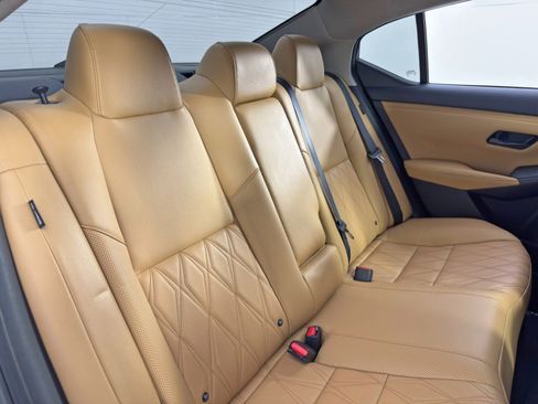 Used 2024 Nissan Sentra SV w/ SV Premium Package image 34