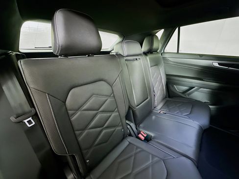 New 2026 Volkswagen Atlas Cross Sport SE image 25